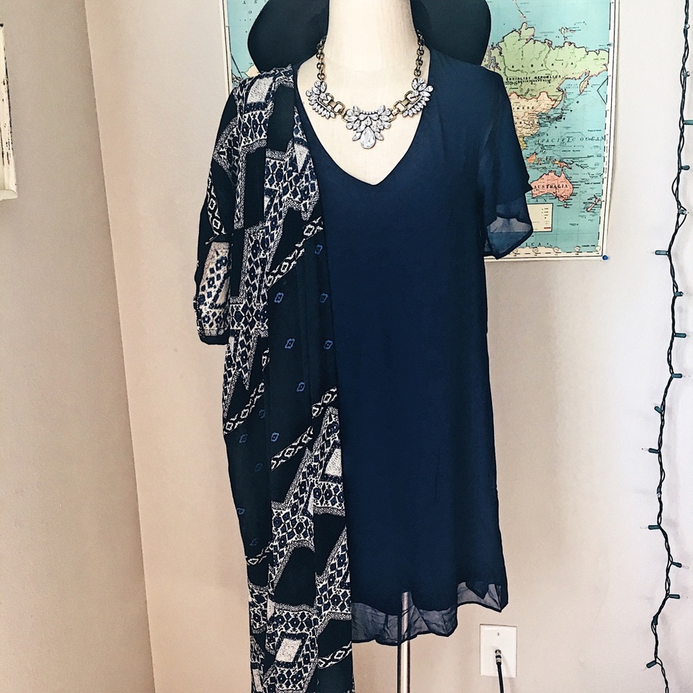 SALE WILA Chic Navy Shift Dress - Picture 3 of 7